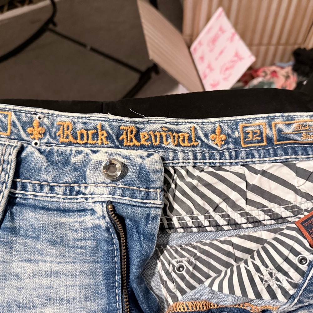 Rock Revival Light Blue Slim Women’s jean shorts